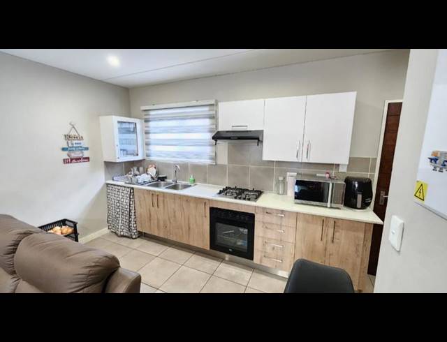 2 BEDROOM APARTMENT FOR SALE IN ALBERTSDAL